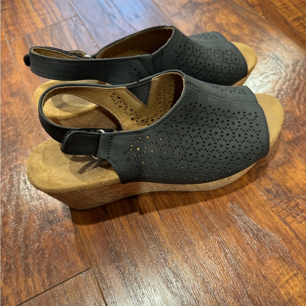 Women's Black Wedge Sandals